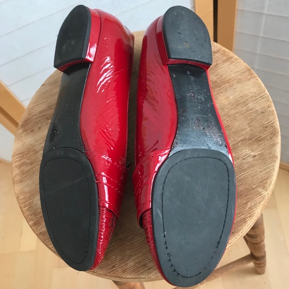 Size 8.5 kate spade red patent loafer big button - Picture 7 of 8